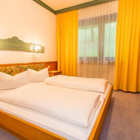 Ferienland Stubai Aparthotel Fulpmes Szoba fotó