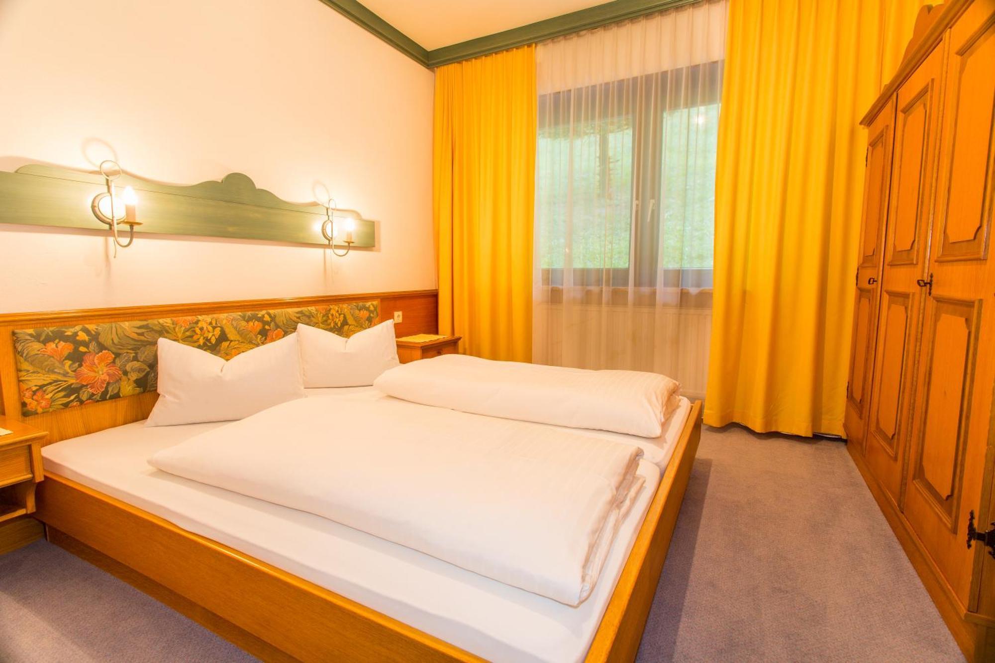 Ferienland Stubai Aparthotel Fulpmes Szoba fotó